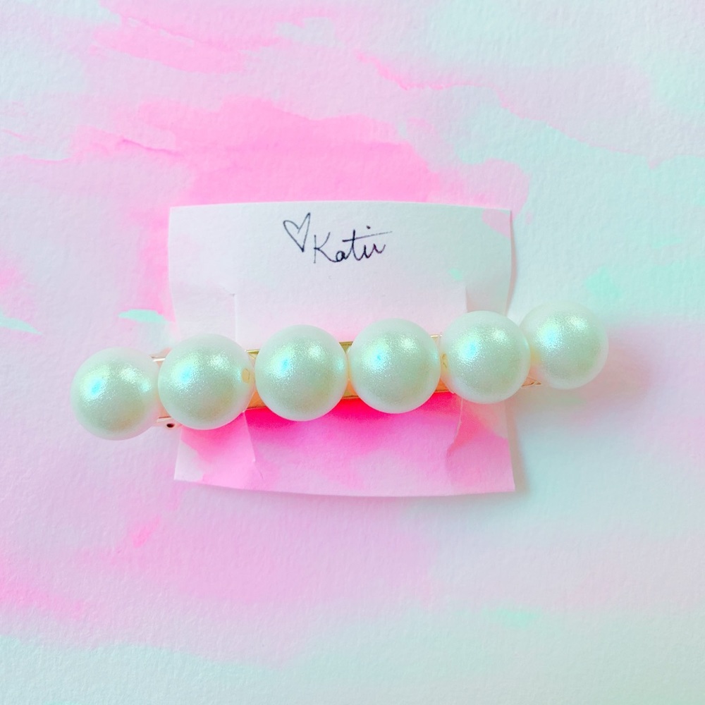 Medium Pearl and Gold Barrette